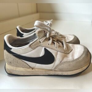 Nike waffle 2 kids 10C